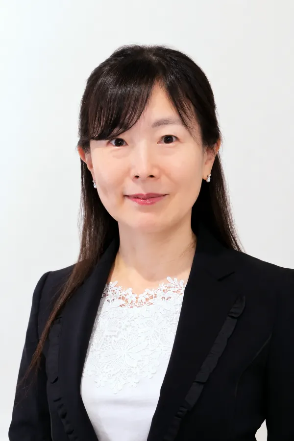 石戸 真由子
